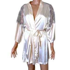 Victoria's Secret robe ivory and black lace shoulder detailing silky waist tie